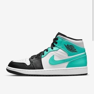 Meet your Posher, Logan